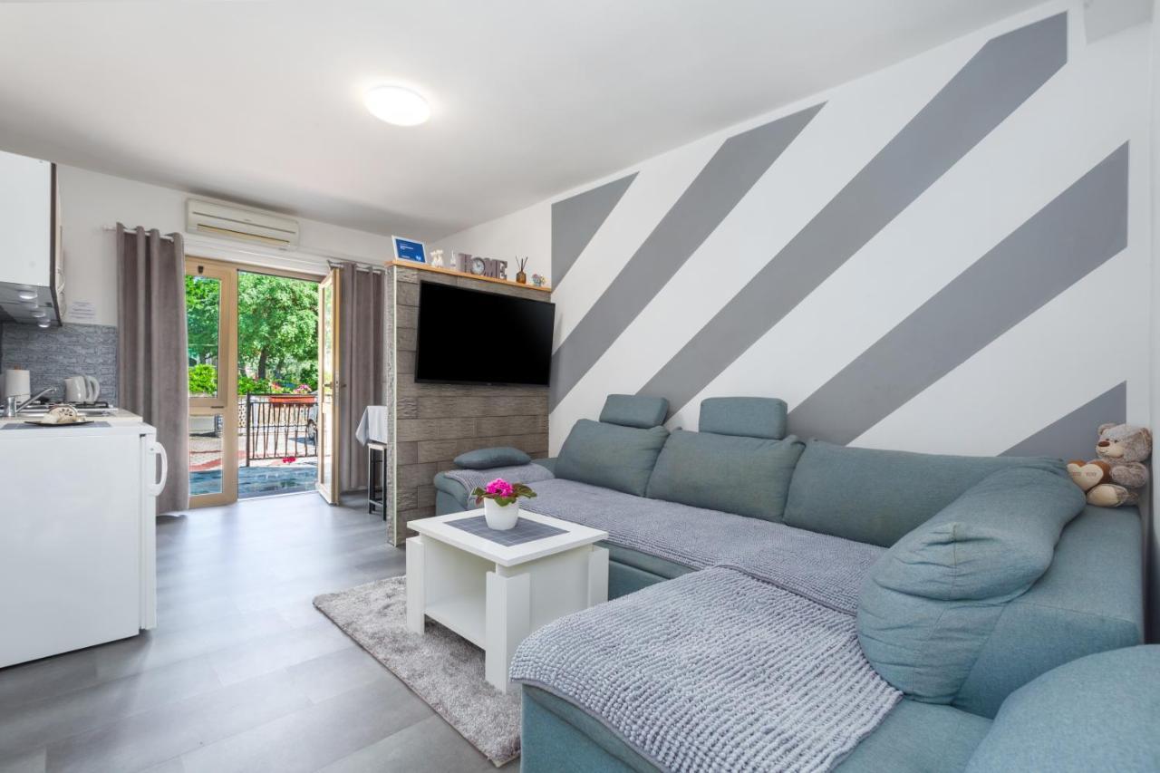 50 Shades Of Grey Apartment *