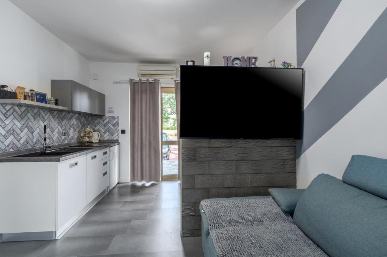 50 Shades Of Grey Apartment *